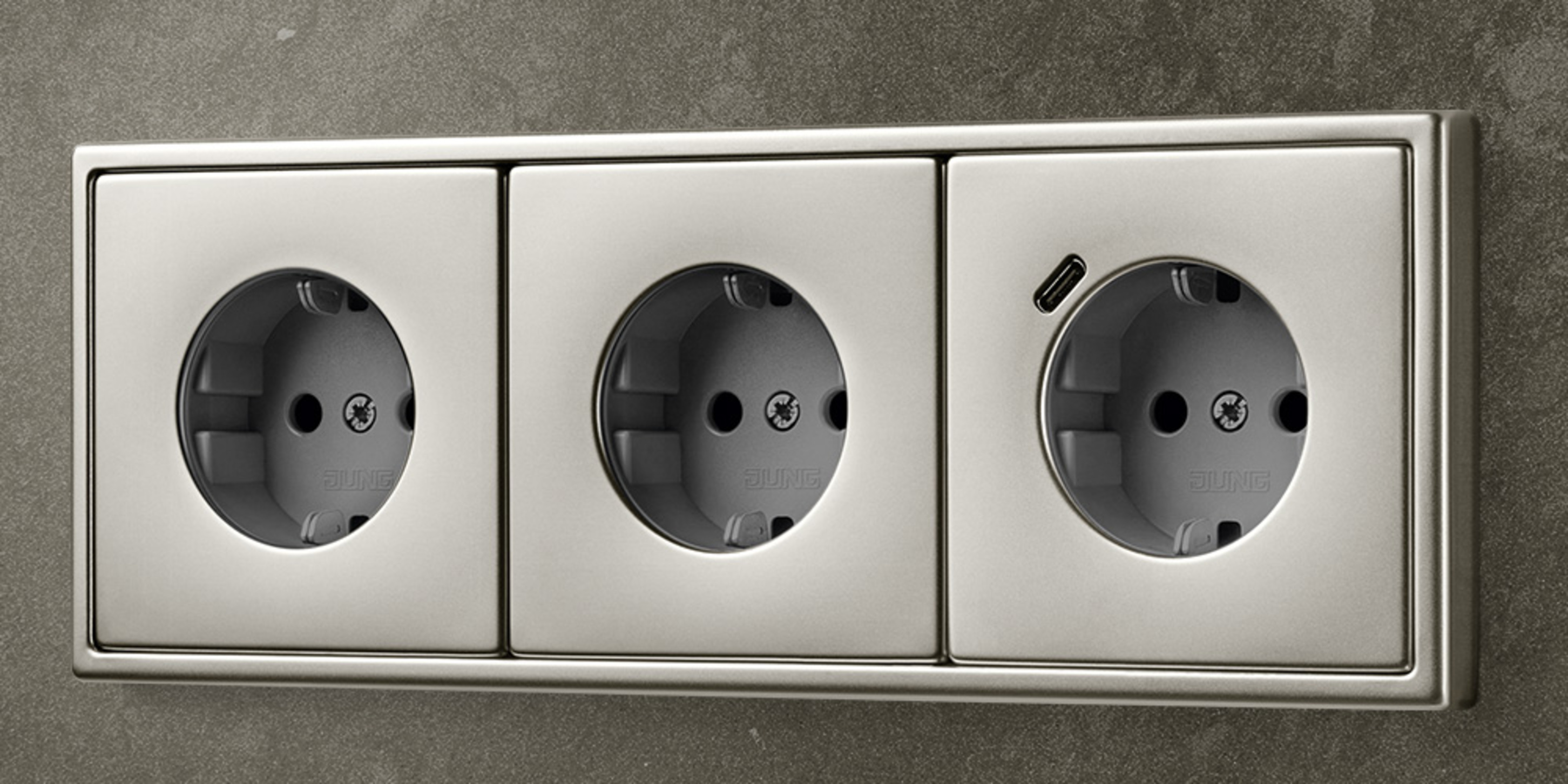 SCHUKO® Steckdosen mit USB bei Elektro Menrad in Steinenbronn